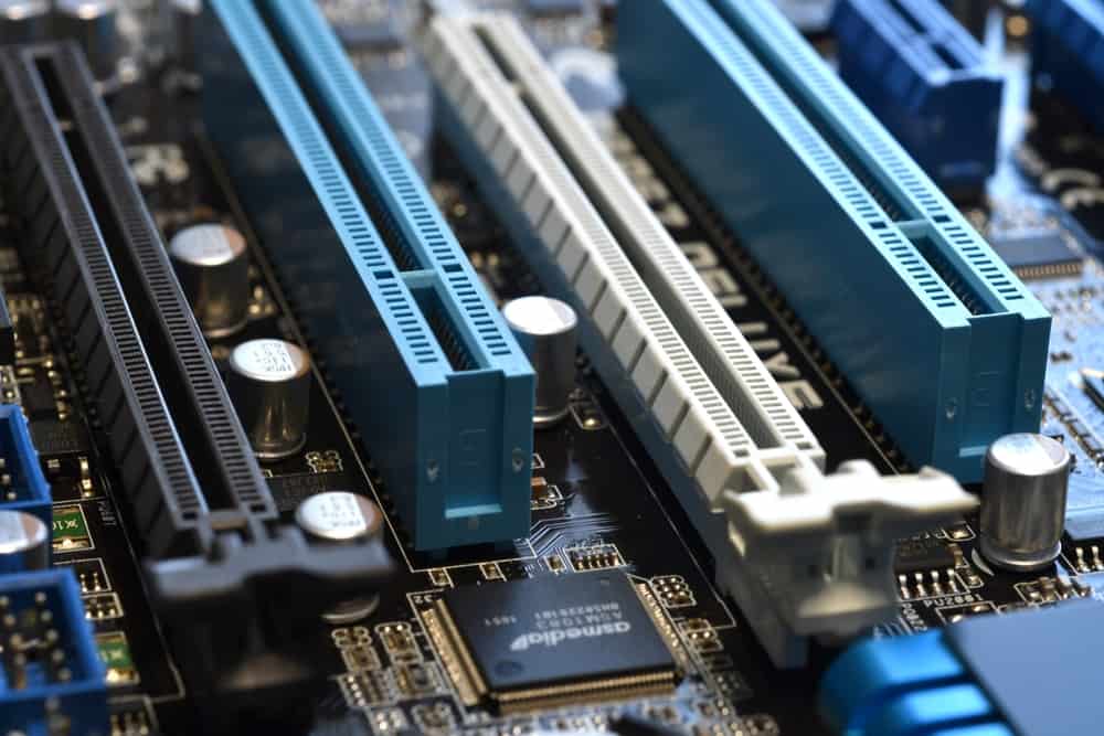 Following good PCIe routing guidelines is essential to satisfy industry standards